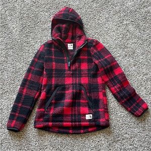 The North Face Sherpa Pullover Teddy black and Red